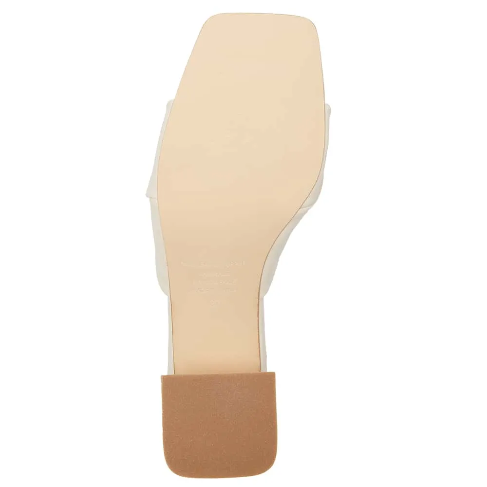 Skye Heel in Bone Smooth