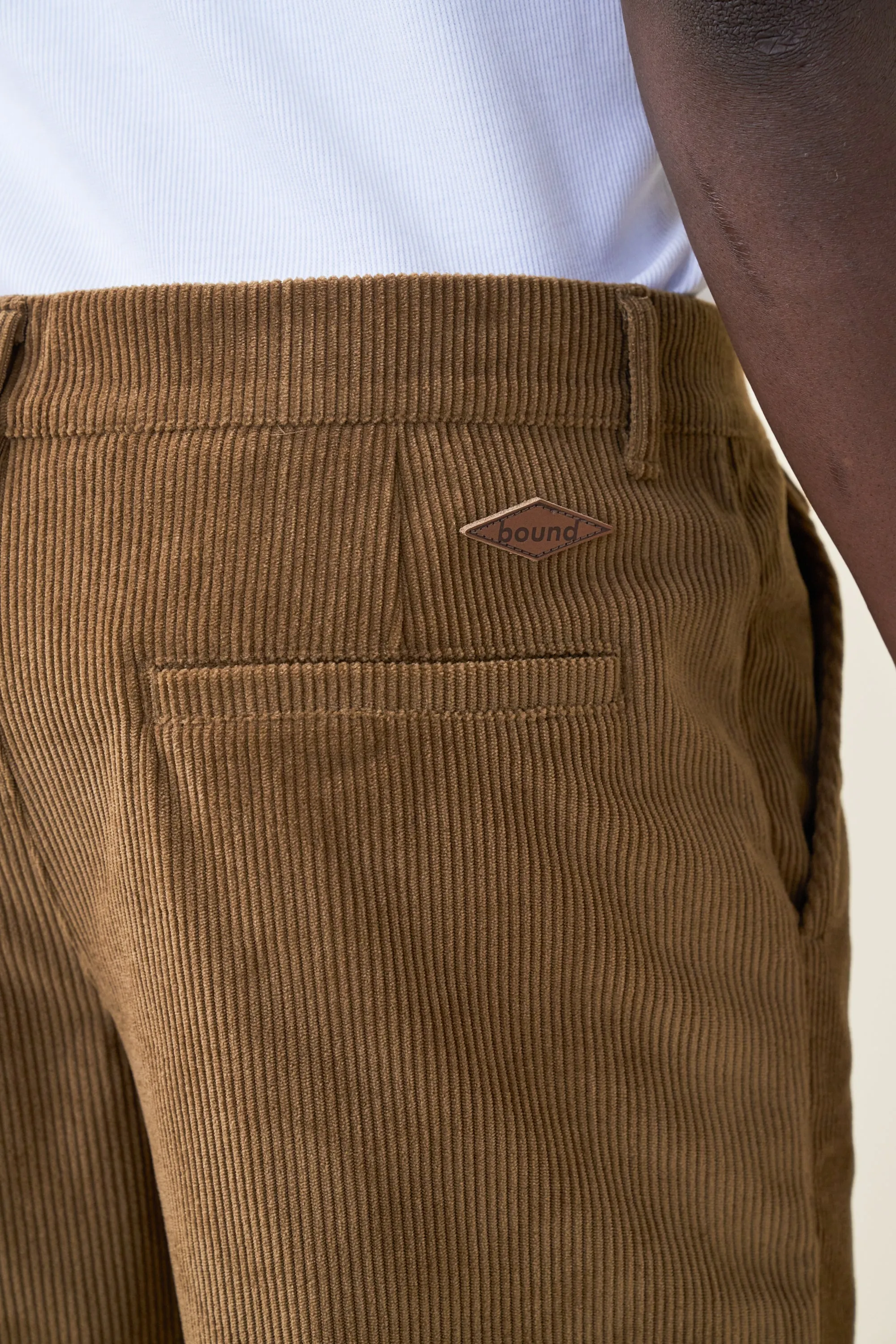 WIDE LEG CORDUROY TROUSER - PECAN BROWN