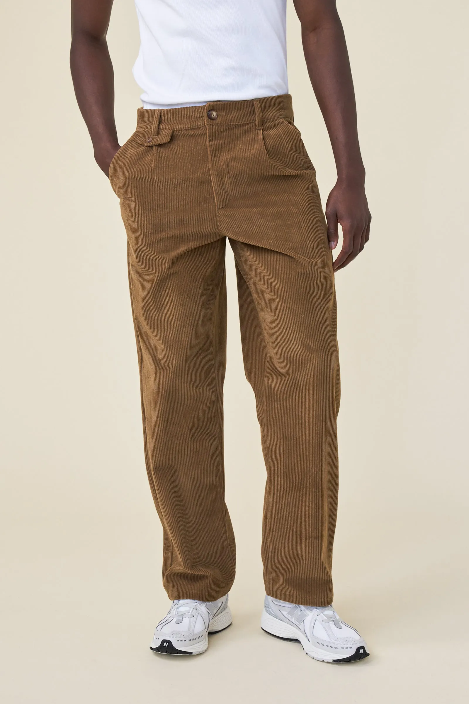 WIDE LEG CORDUROY TROUSER - PECAN BROWN